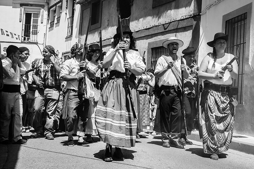 Bandoleros por las calles de Gaucín